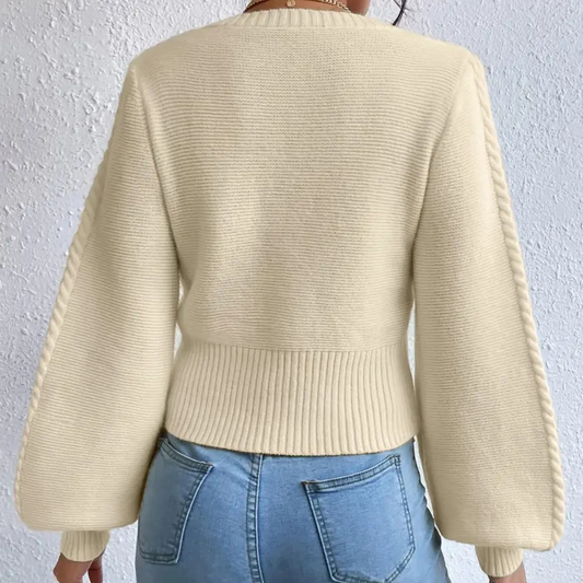 Damen Strickpullover beige, lange Ärmel, Zopfmuster, modisch, bequem, Herbstmode.