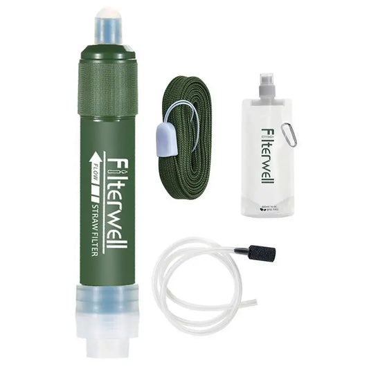 Trinkwasserfilter-Set, tragbar, grün, mit Flasche und Schlauch, ideal für Outdoor-Abenteuer.