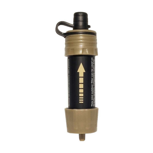 Tragbarer Wasserfilter, kompakt, schwarz-beige, ideal für Outdoor-Abenteuer und Camping.