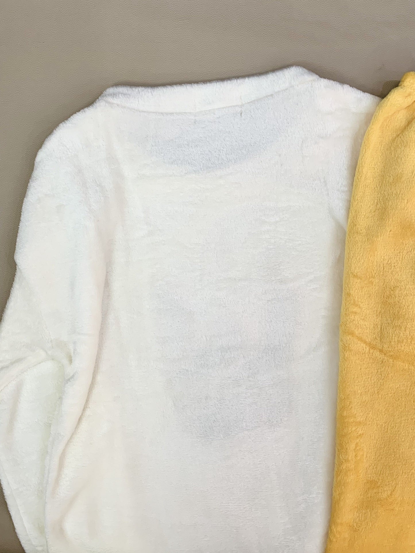 Dámská souprava pyžama z fleecu s vyšitím a kulatým výstřihem na podzim/zimu – Alissa