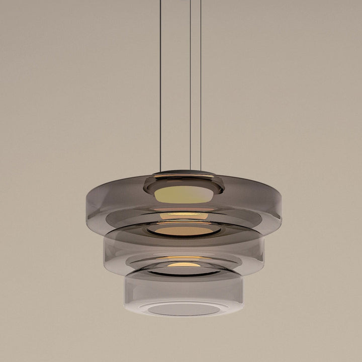 Moderne Hängelampe aus Glas, rauchgrau, minimalistisches Design, Innenbeleuchtung.
