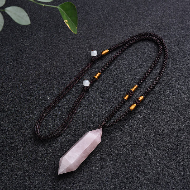 Rosenquarz-Anhänger an schwarzer Kordelkette, handgefertigt, Schmuck, Heilstein, Geschenkidee.