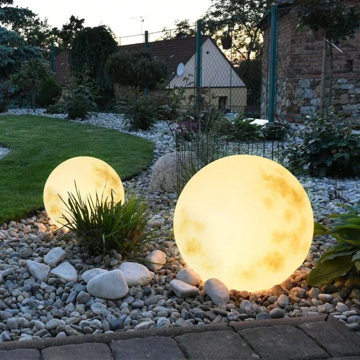 Magická měsícová zahradní lampa - LunaGlow