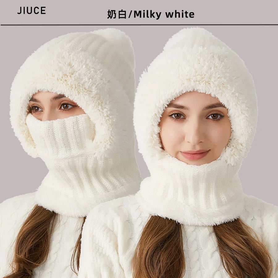 Weiße Strickmütze mit Schal, flauschig, warm, Damen Winteraccessoire, modisch, bequem.