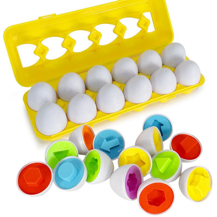 Gelbes Eierkarton-Spielzeug mit weißen Eiern, bunte Formen, Lernspielzeug für Kinder.