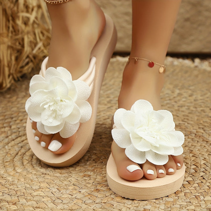 Stylové dámské slippers s květinovým detailem na léto - KvětníKrok
