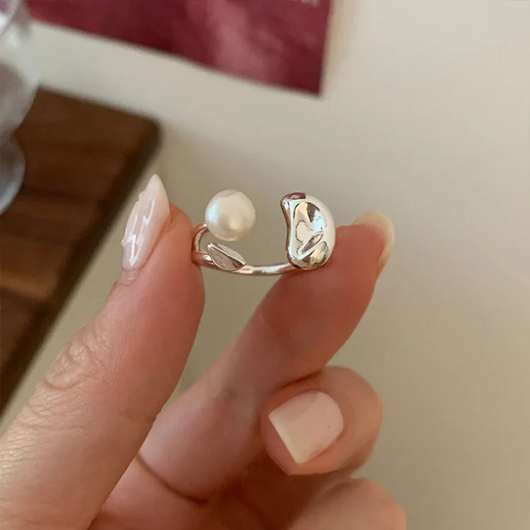 Silberner Ring mit Perle, verstellbar, minimalistisches Design, Modeschmuck für Damen.