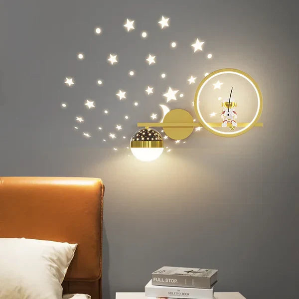 Wandleuchte Kinderzimmer, gelb, mit Sternenmotiv, LED, modernes Design, Nachtlicht.