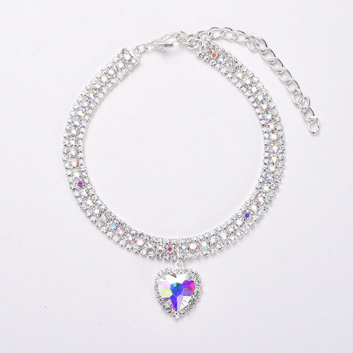 Silbernes Armband mit Herzanhänger, Strasssteine, verstellbar, eleganter Schmuck für Damen.