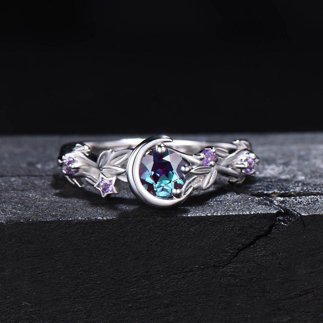 Silberring mit Mond- und Sternmotiv, violette Kristalle, Damen-Schmuck, Geschenkideen.