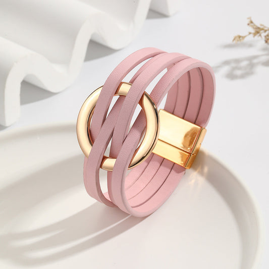 Rosa Lederarmband mit goldener Schnalle, modisches Accessoire, Damen Schmuck, elegant und stilvoll.