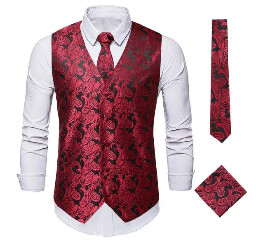 Rote Herrenweste mit Paisley-Muster, Krawatte und Einstecktuch, elegant, festlich.