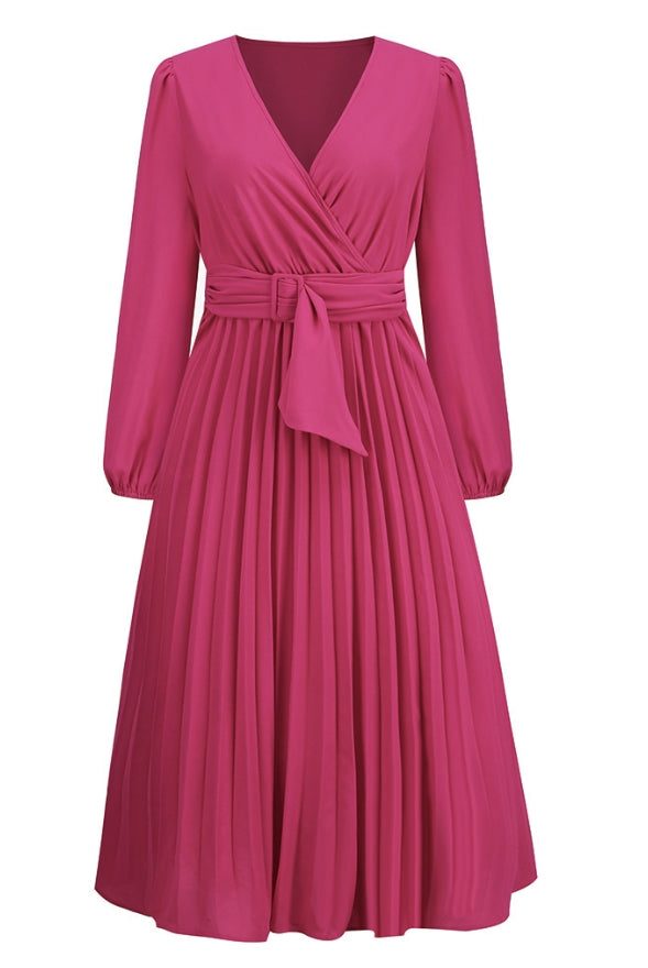 Rosa Damenkleid, langärmelig, V-Ausschnitt, Plissee, Gürtel, elegant, Abendmode.