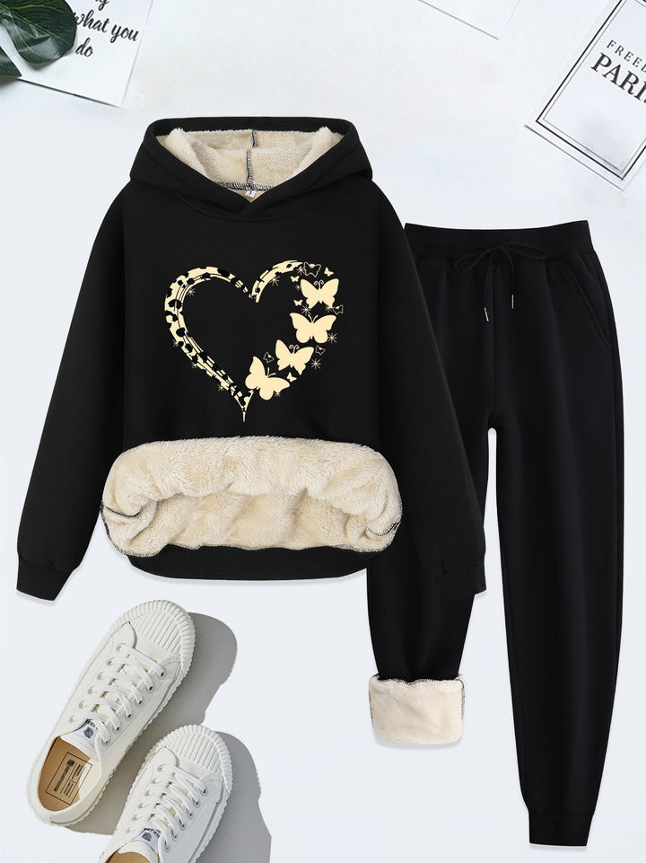 Schwarzer Damen-Hoodie mit Herz- und Schmetterlingsmotiv, Plüschfutter, passende Jogginghose.
