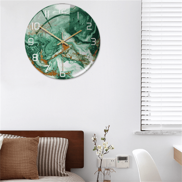 Grüne Wanduhr mit Marmor-Design, moderne Dekoration, Wohnzimmer, stilvoll, rund.