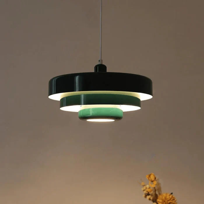 Moderne grüne Hängelampe aus Metall, dreistufiges Design, Wohnzimmerbeleuchtung.