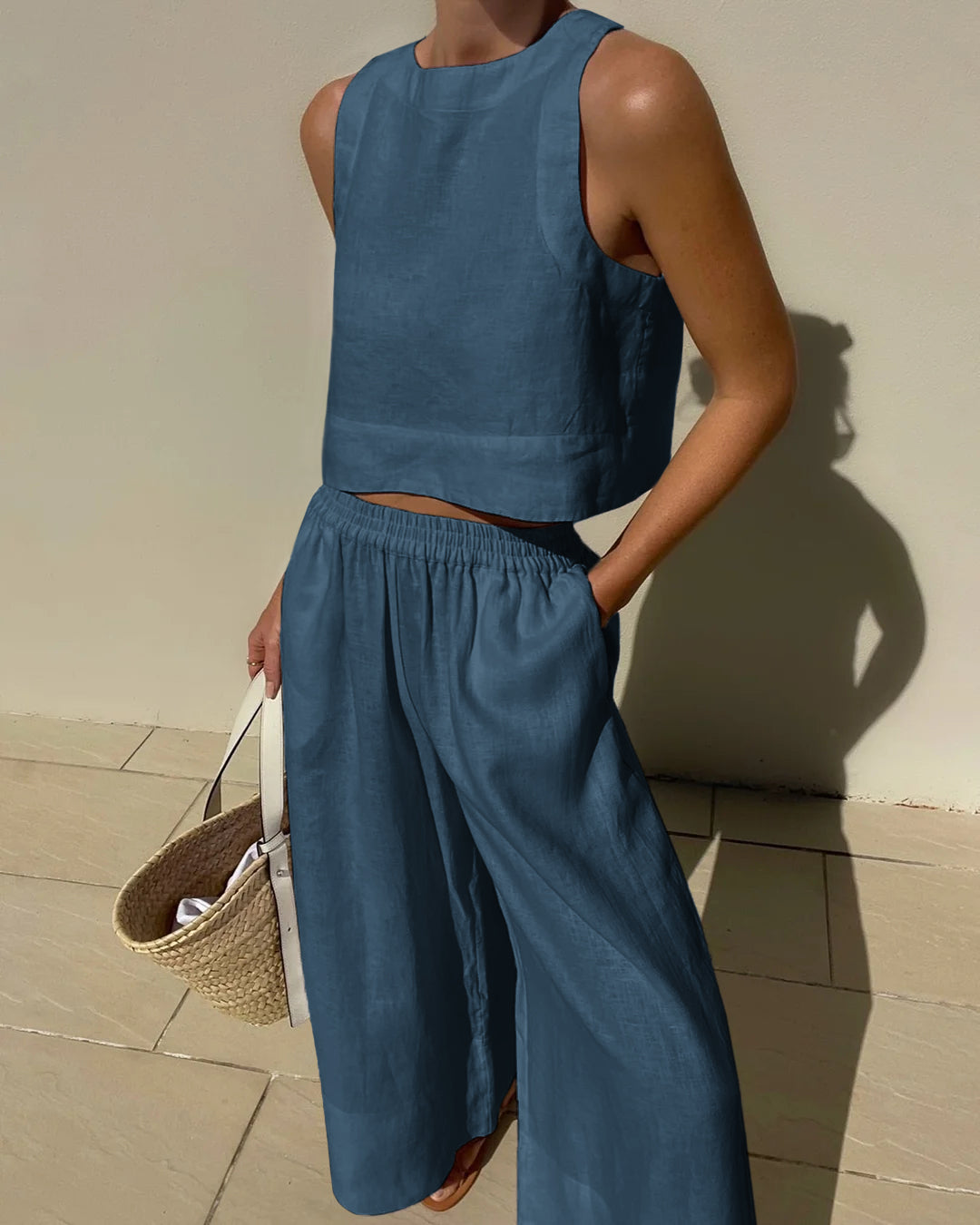 Dvoudílný dámský outfit se sukní a topem – Stylový a univerzální – Narela