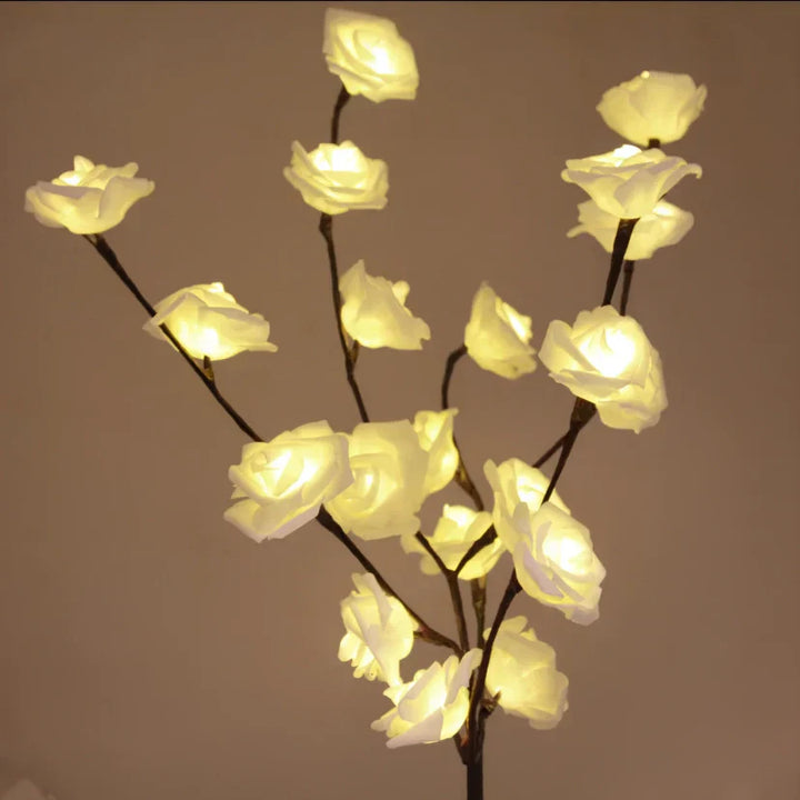 LED-Lichterkette Rosenblüten warmweiß, dekorative Beleuchtung, romantische Atmosphäre