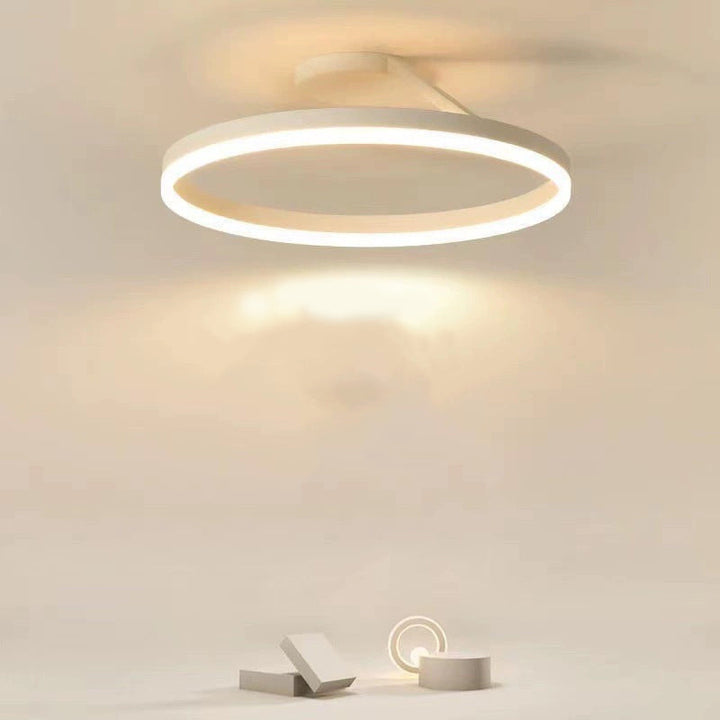 Moderne LED-Deckenleuchte, rund, weiß, energiesparend, minimalistisches Design, Innenbeleuchtung.