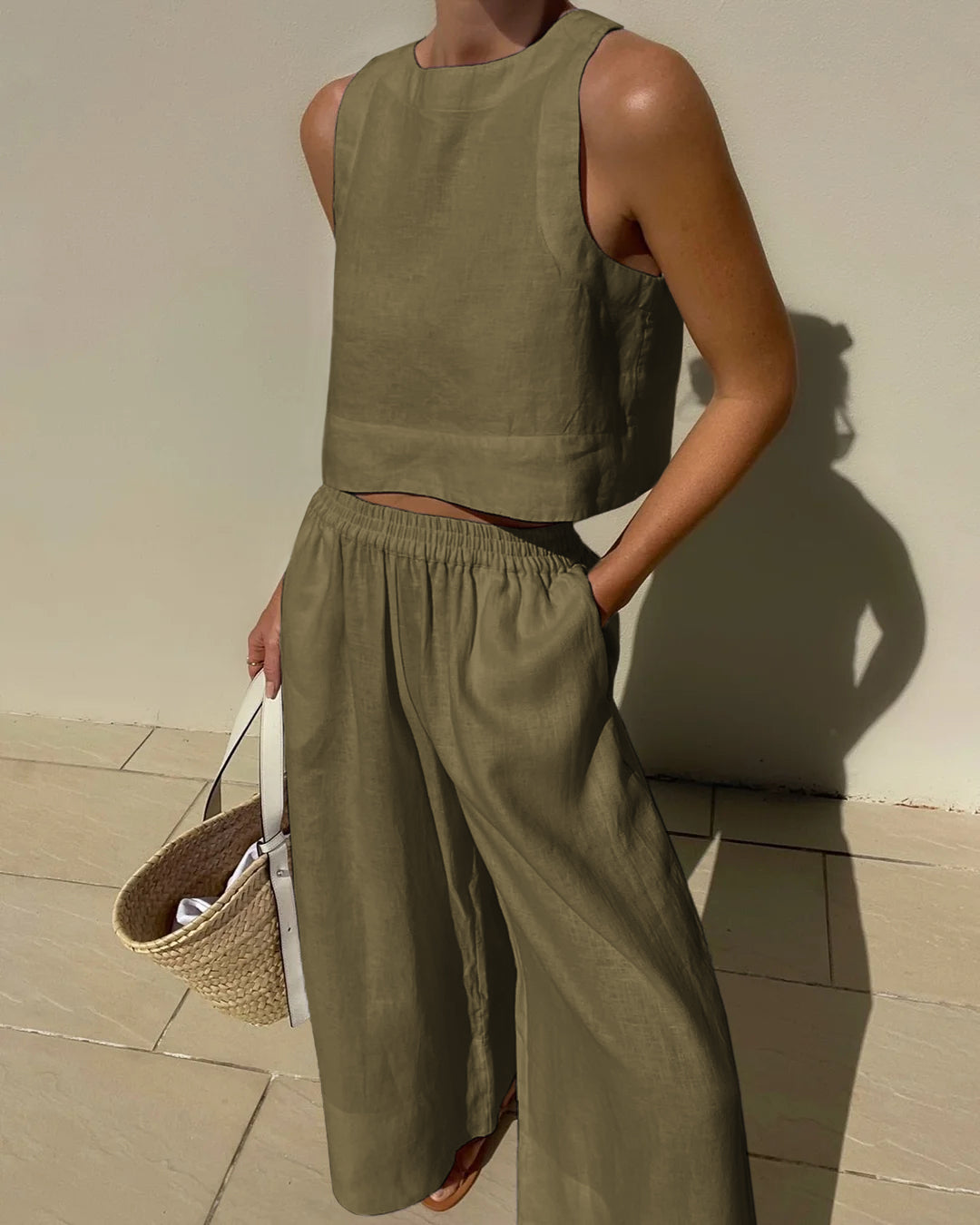 Dvoudílný dámský outfit se sukní a topem – Stylový a univerzální – Narela