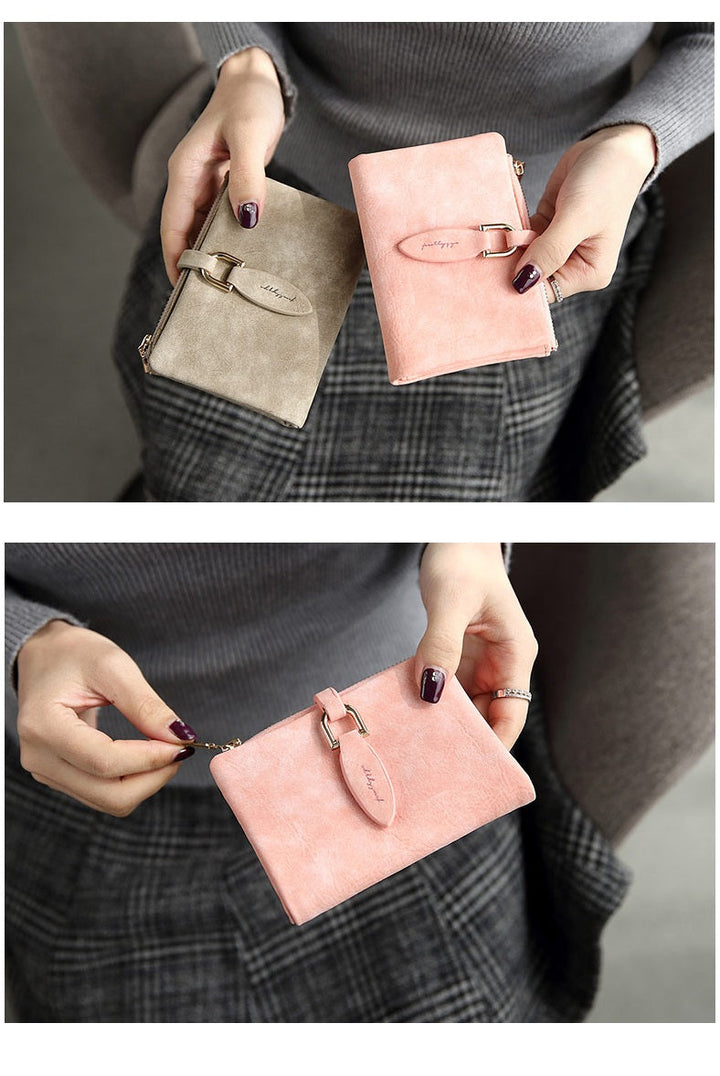 Damen-Geldbörse aus Wildleder in Rosa und Beige, elegant, kompakt, mit Reißverschluss.