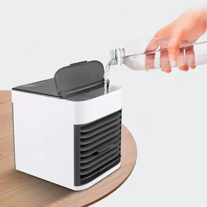 Tragbare Mini-Klimaanlage, weiß, Wasserbefüllung, Tischventilator, kompakt, energiesparend.