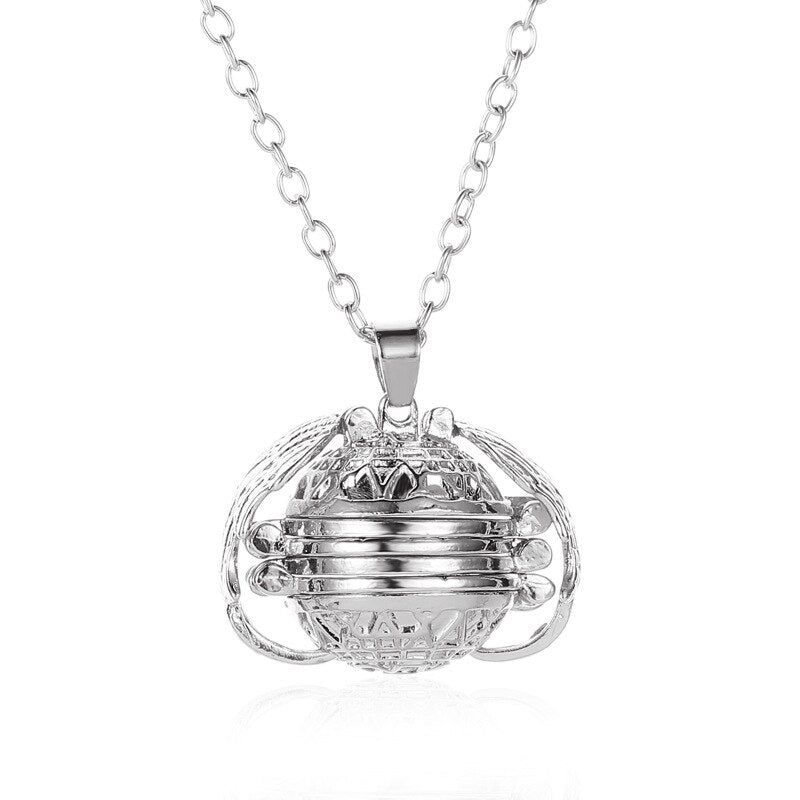 Silberne Halskette mit rundem Anhänger, filigranes Design, Modeschmuck für Damen.