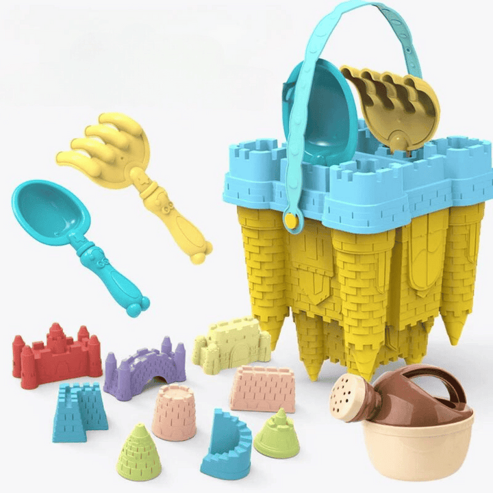 Buntes Sandspielzeug-Set mit Eimer, Schaufeln und Förmchen für Kinder, ideal für den Strand.