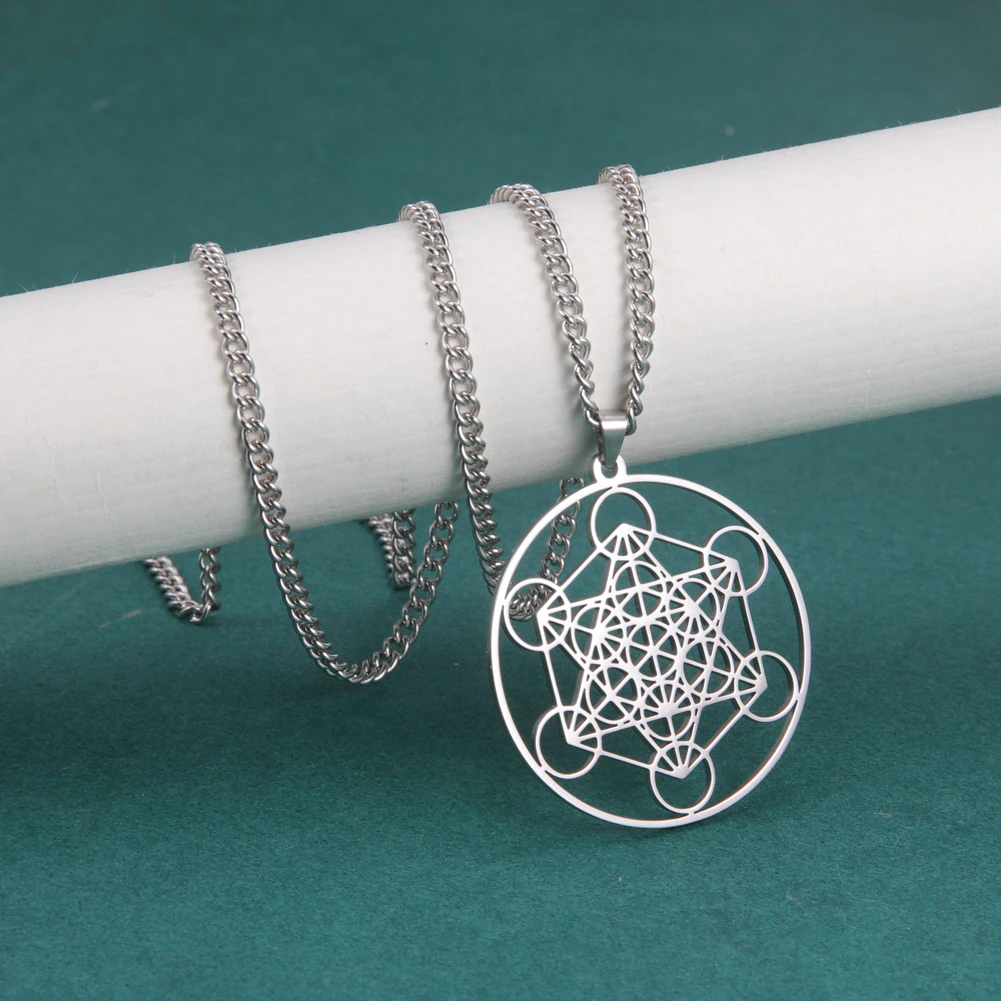 Silberkette mit geometrischem Anhänger, Edelstahl, Schmuck für Damen, modisch, elegant.