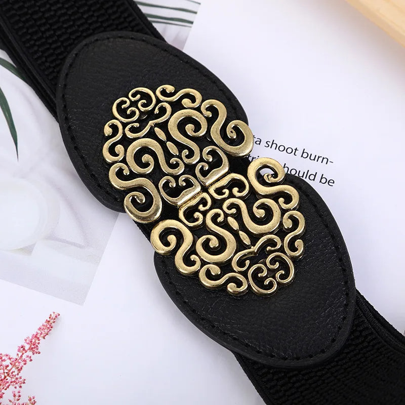 Schwarzer Gürtel mit goldener Schnalle, elegantes Design, Damenmode-Accessoire.