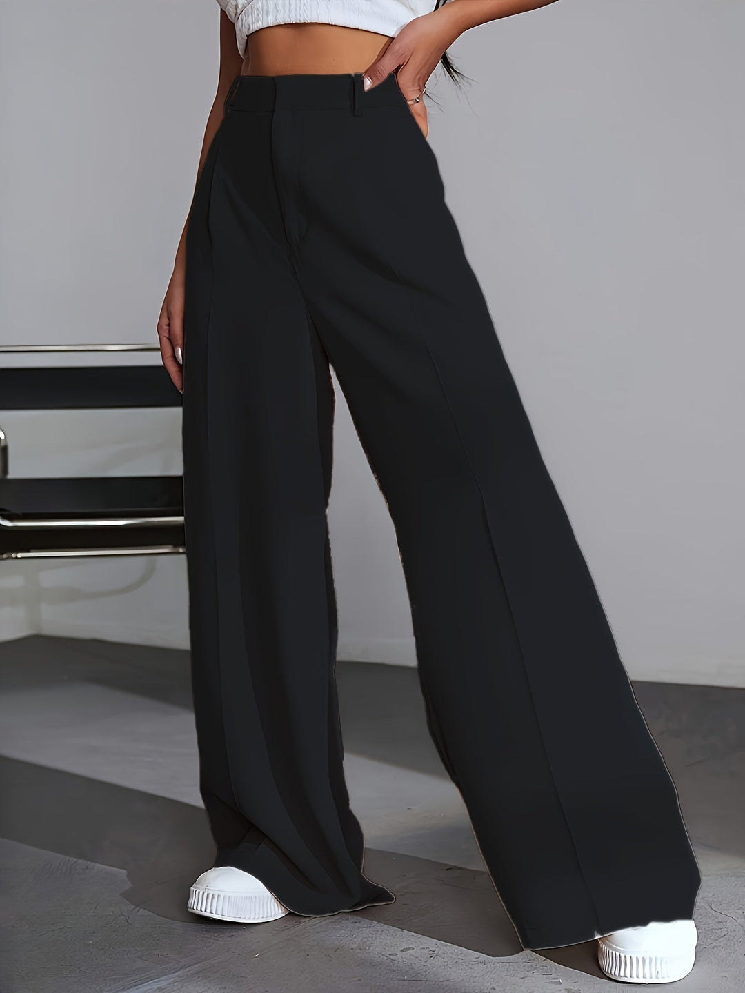 Damenhose schwarz, weit geschnitten, elegant, modisch, Büro-Outfit, hohe Taille, Polyester.