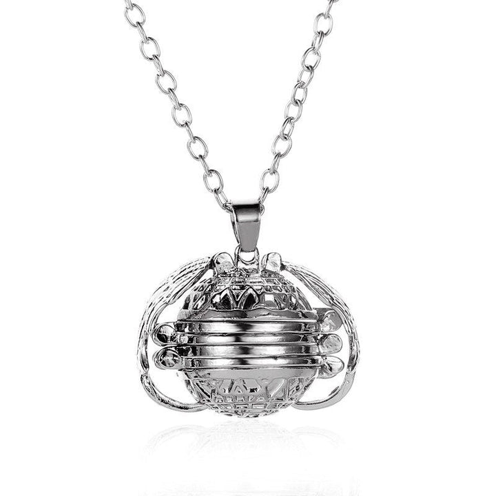 Silberne Halskette mit rundem Anhänger, filigranes Design, Modeschmuck für Damen.