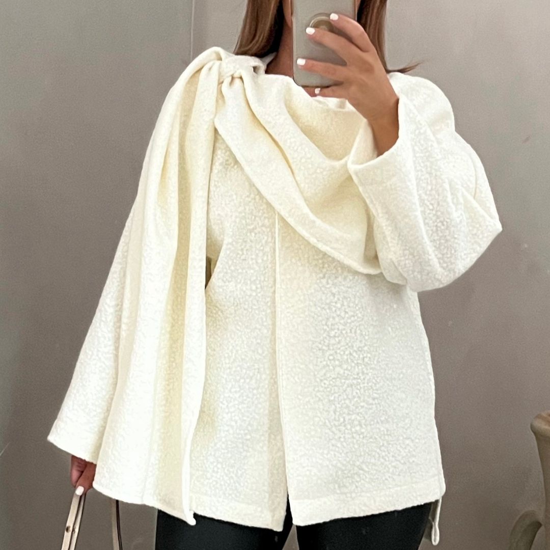Bouclé pončo s detailem šálu – Vivienne