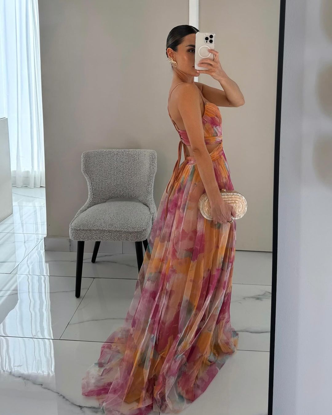 Elegantní síťovaná maxi sukně s těsně přiléhavým střihem – Camille v podzimním kouzlu