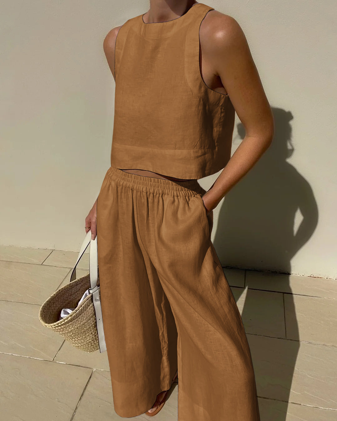 Dvoudílný dámský outfit se sukní a topem – Stylový a univerzální – Narela
