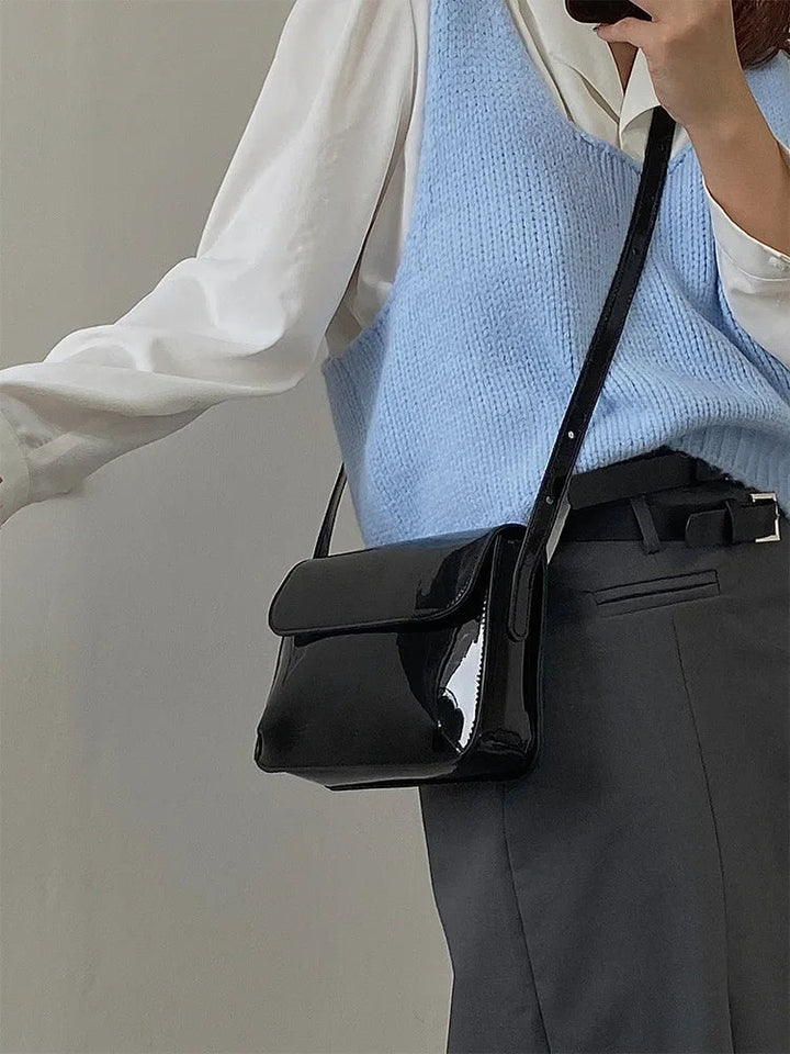 Damenhandtasche aus schwarzem Leder, Umhängetasche, modisch, elegant, glänzend, vielseitig.