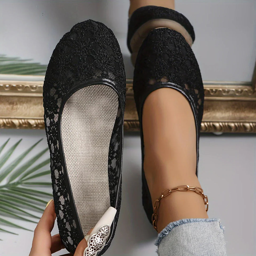 Schwarze Damen-Ballerinas aus Spitze, elegant, bequem, modisch, ideal für Freizeit und Büro.