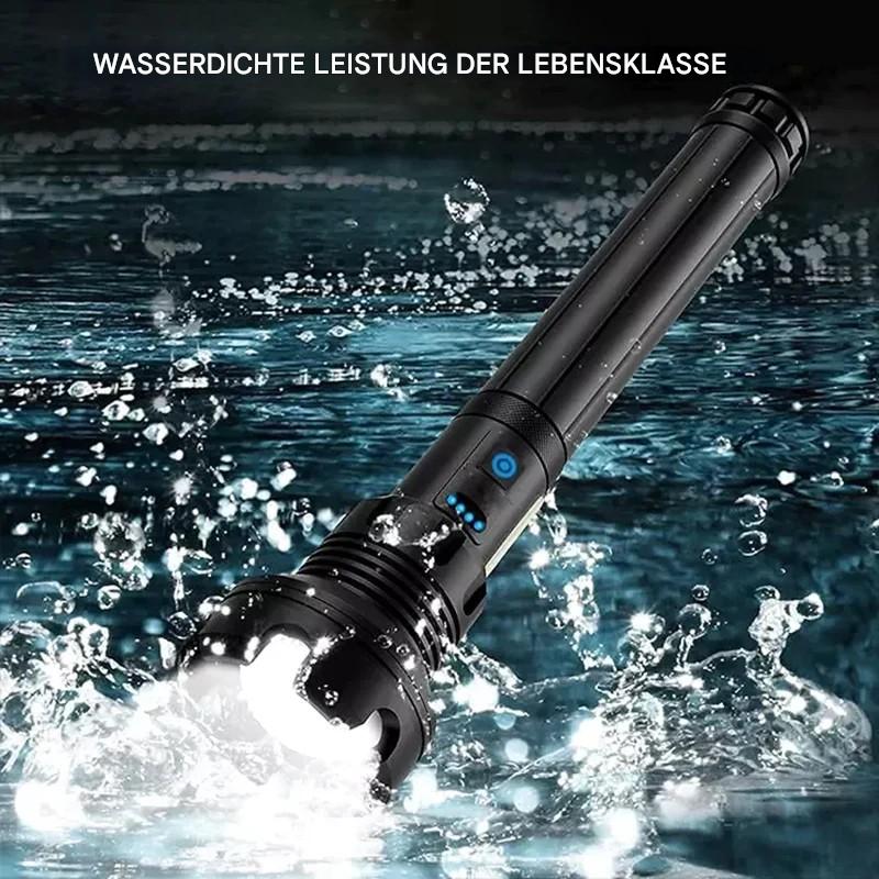 Wasserdichte LED-Taschenlampe im Wasser, schwarz, langlebig, leistungsstark, Outdoor-Einsatz.