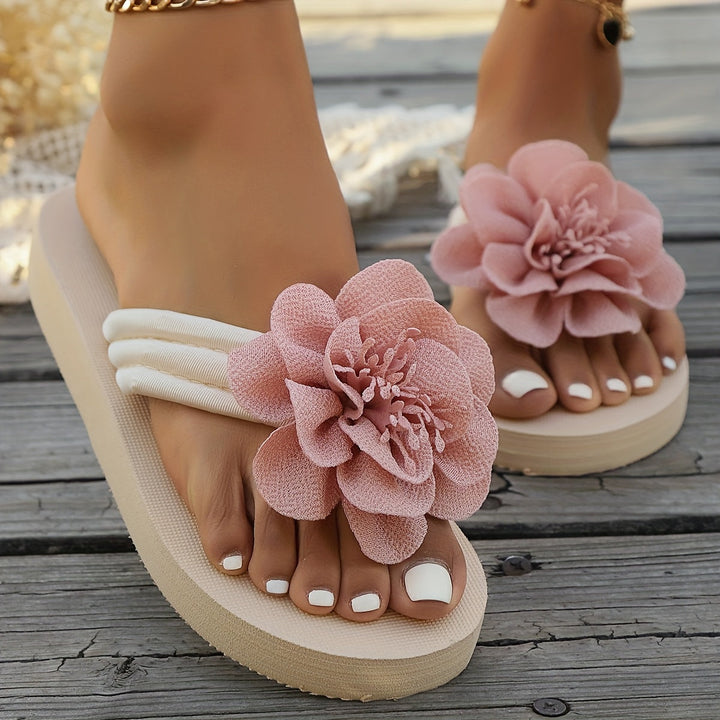 Stylové dámské slippers s květinovým detailem na léto - KvětníKrok