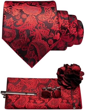 Set s červeno-černou paisley kravatou, kapesníčkem do saka, manžetovými knoflíčky, sponou na kravatu a květinovou broží do klopy. 8