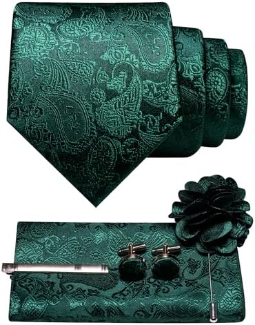 Set s tmavě zelenou paisley kravatou, kapesníčkem do saka, manžetovými knoflíčky, sponou na kravatu a květinovou broží do klopy. 4