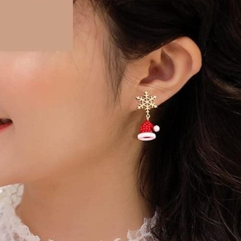 Ohrring mit Schneeflocke und rotem Weihnachtsmütze-Anhänger, festlicher Schmuck, Damenaccessoire