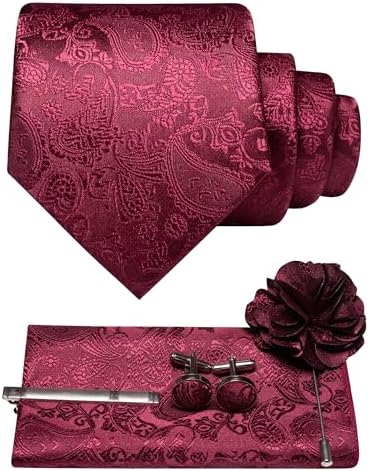 Set s vínově červenou paisley kravatou, kapesníčkem do saka, manžetovými knoflíčky, sponou na kravatu a květinovou broží do klopy. 1