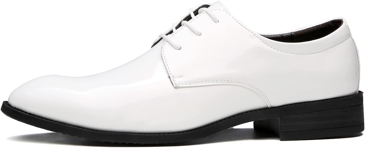 Weißer Herren-Lederschnürschuh, elegantes Design, formelle Anlässe, glatte Oberfläche.