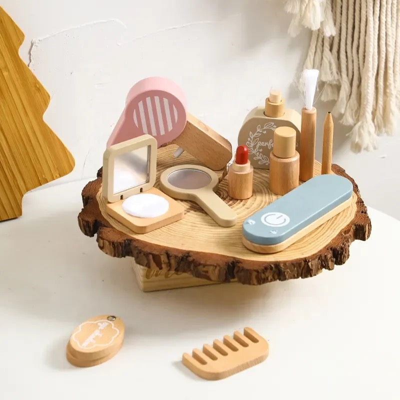 Dřevěné kadeřnické a kosmetické hry pro děti – BeautySpa