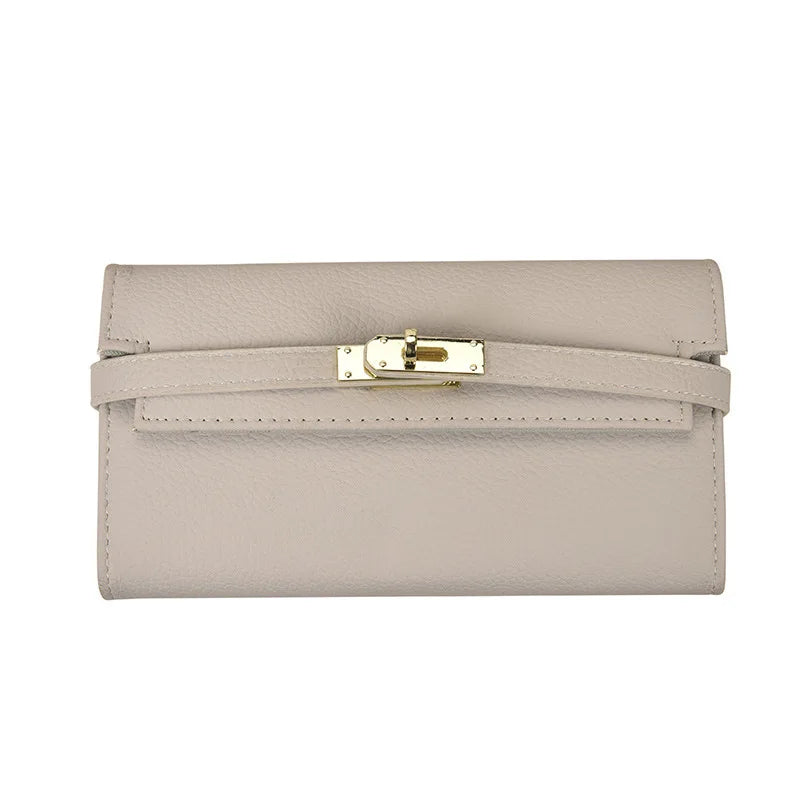 Beige Leder-Geldbörse mit goldener Schnalle, Damen-Portemonnaie, elegantes Design.