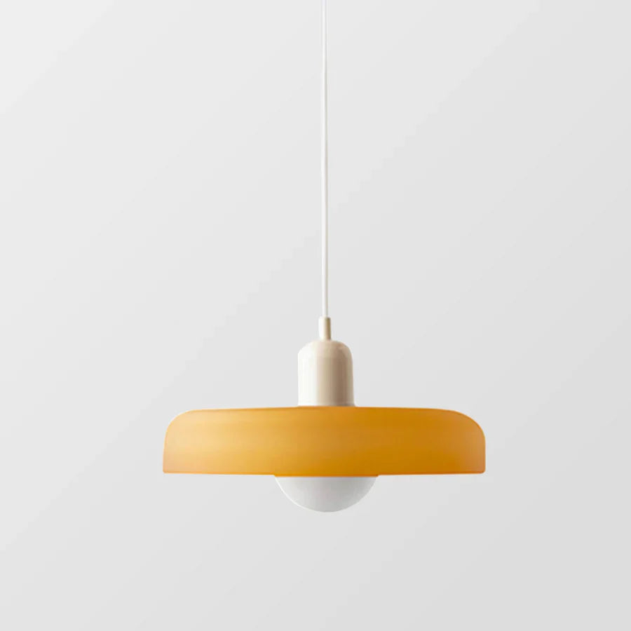 Orange Hängelampe aus Glas, modernes Design, minimalistisch, Beleuchtung für Wohnzimmer.