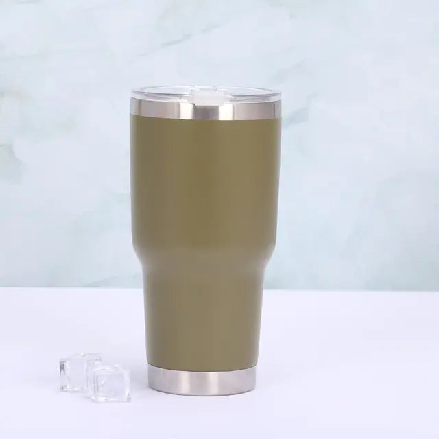 Grüner Edelstahl-Thermobecher mit Deckel, isoliert, 500ml, ideal für heiße und kalte Getränke.