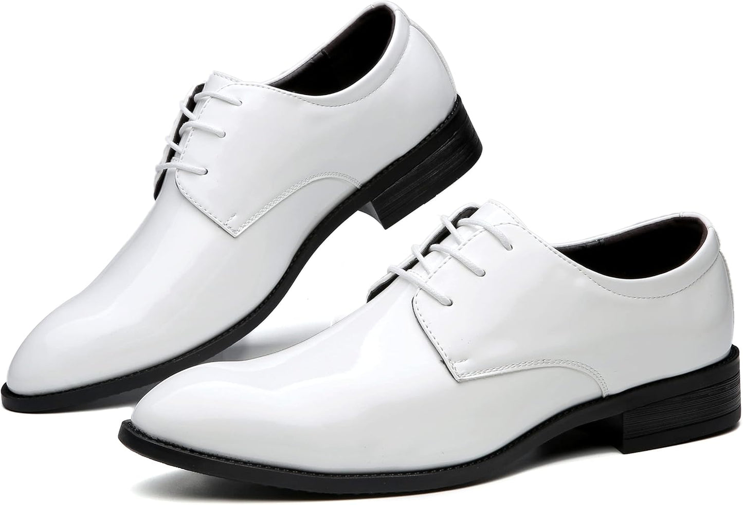 Weiße Herren-Lacklederschuhe, elegantes Design, Schnürschuhe, formelle Anlässe.