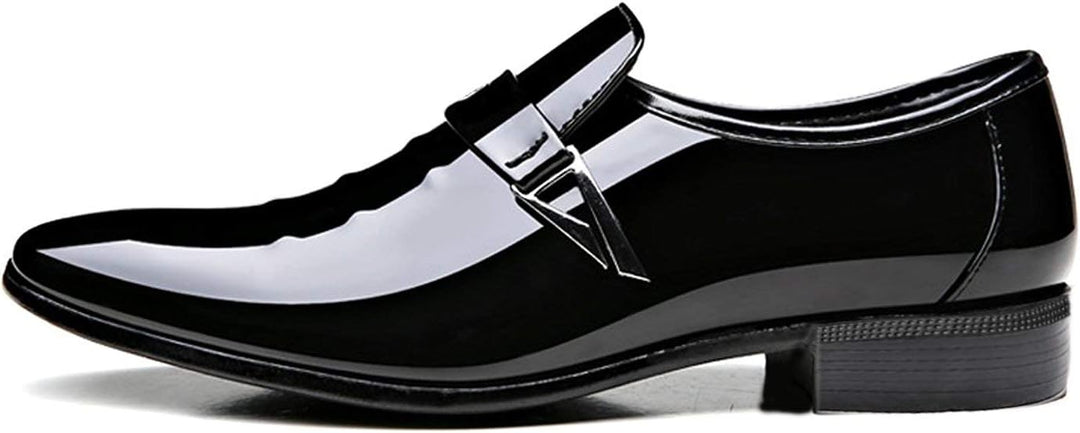 Schwarzer Lackleder-Herrenschuh, eleganter Business-Look, formeller Anzugschuh, glänzend.